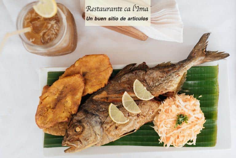 fried fish with sliced lemon